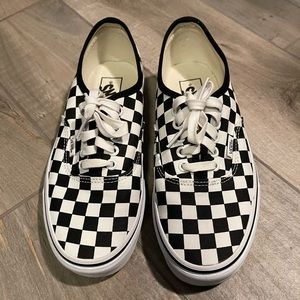 NWOT  Vans 🏁 size 6.5 M  or 8 W
